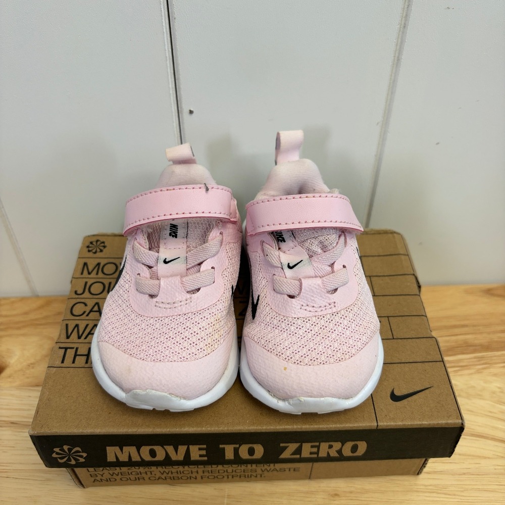 Nike Revolution 6 Next Nature Baby Toddler Size 2C Pastel Sporty Preppy Athletic - Picture 2 of 7